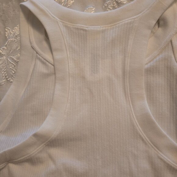 Joe Fresh Active tank top - Picture 2 of 2